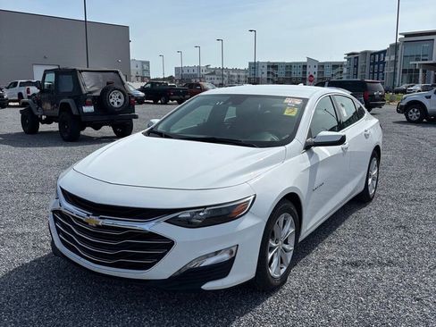 Used 2024 Chevrolet Malibu LT image 3