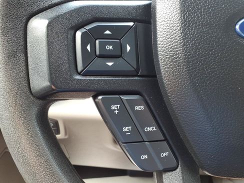 Used 2016 Ford F150 XLT AWD/4WD image 13