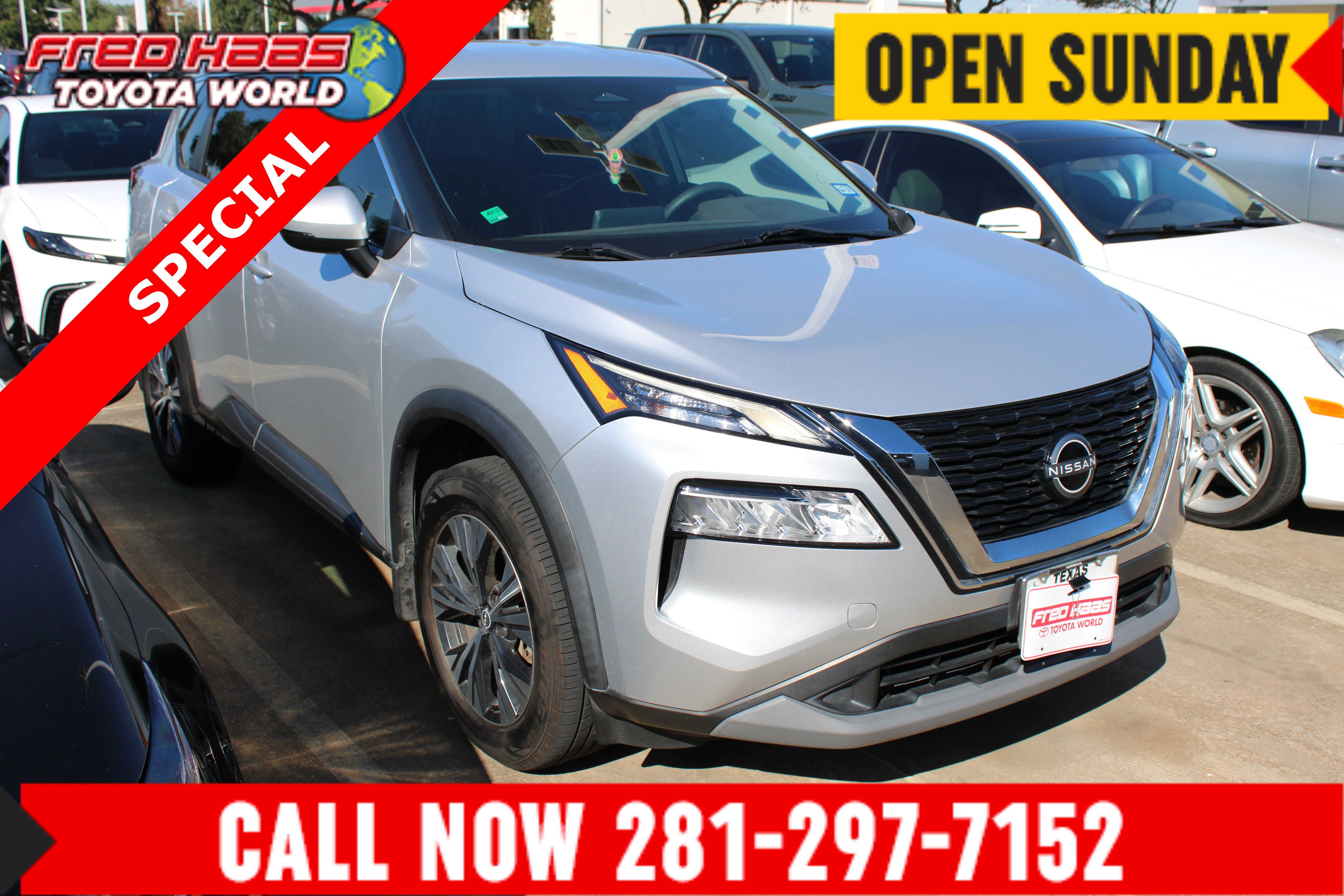 Used 2022 Nissan Rogue SV FWD image 1