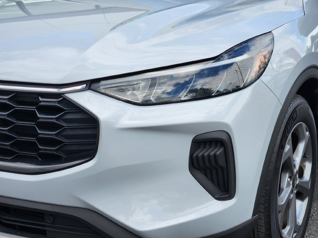 Used 2025 Ford Escape ST-Line FWD image 8