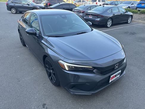 Used 2023 Honda Civic Sport image 6