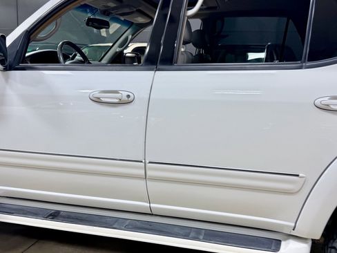 Used 2004 Toyota Sequoia Limited AWD/4WD image 23
