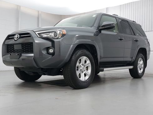 Used 2021 Toyota 4Runner SR5 image 1