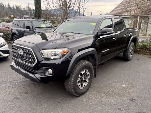 Used 2019 Toyota Tacoma TRD Off-Road w/ TRD Premium Off Road Package image 4