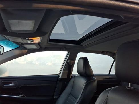 Used 2017 Toyota Camry XLE image 17