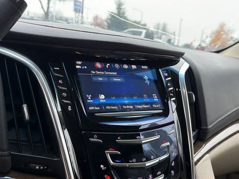 Used 2019 Cadillac Escalade ESV Premium Luxury image 14