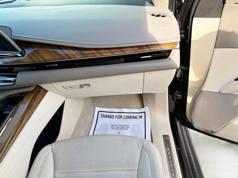 Used 2022 Cadillac Escalade Sport Platinum w/ Heavy-Duty Trailer Package AWD/4WD image 19