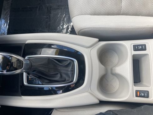 Used 2018 Nissan Rogue Sport SV w/ SV All-Weather Package image 23