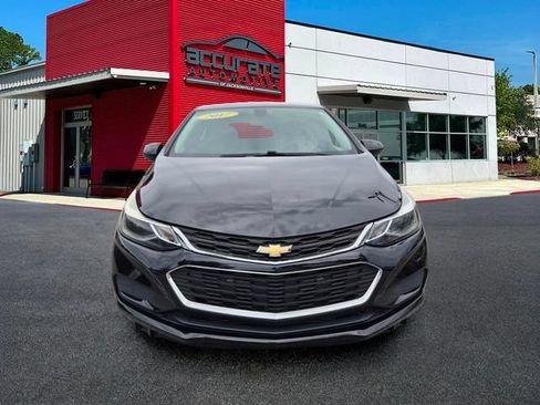 Used 2017 Chevrolet Cruze LT w/ Convenience Package FWD image 8