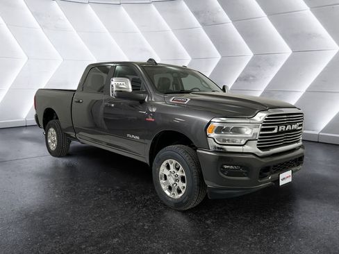 Used 2024 RAM 2500 Laramie AWD/4WD image 1