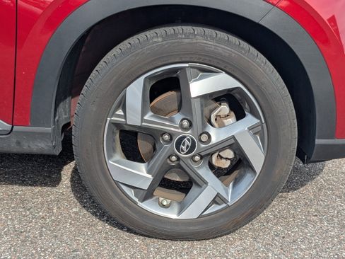 Certified 2024 Hyundai Venue Limited image 11