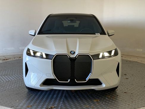 New 2026 BMW iX xDrive45 image 5