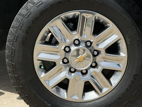 Used 2026 Chevrolet Silverado 2500 High Country w/ Technology Package AWD/4WD image 12