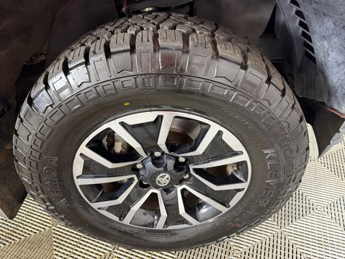 Used 2021 Toyota Tacoma TRD Sport RWD image 9