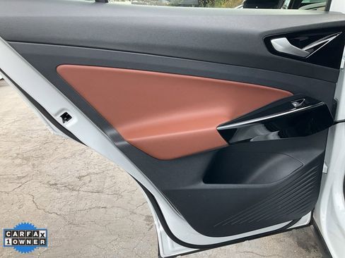 Used 2021 Volkswagen ID.4 Pro S w/ ID.4 Protection Package (IPT) image 32