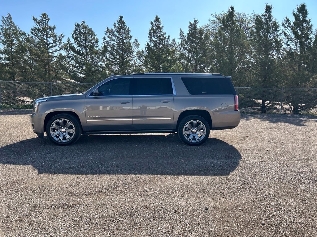 Used 2019 GMC Yukon XL Denali AWD/4WD image 3