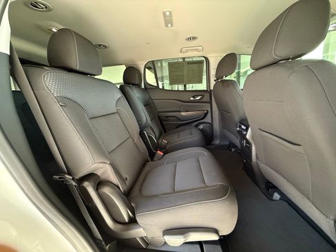 Used 2022 GMC Acadia SLE w/ Driver Convenience Package image 23