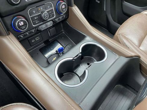 Used 2023 Chevrolet Suburban High Country image 27