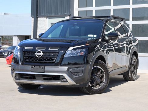 Used 2025 Nissan Pathfinder Rock Creek AWD/4WD image 3