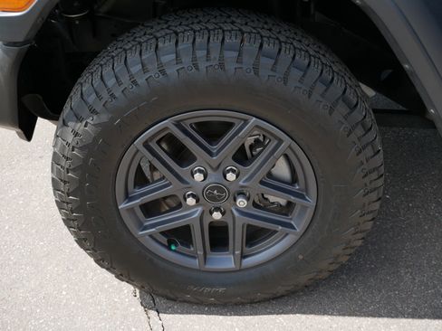 Used 2024 Jeep Wrangler Unlimited Sport AWD/4WD image 15