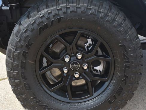 Used 2025 Jeep Wrangler Unlimited Sport AWD/4WD image 9