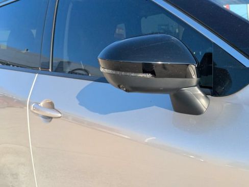 Used 2025 Nissan Rogue Platinum w/ Platinum Premium Package FWD image 12