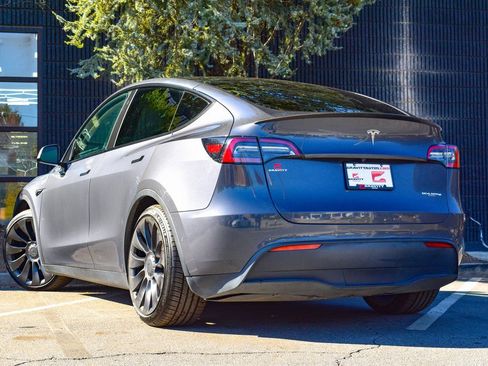 Used 2022 Tesla Model Y Performance image 15