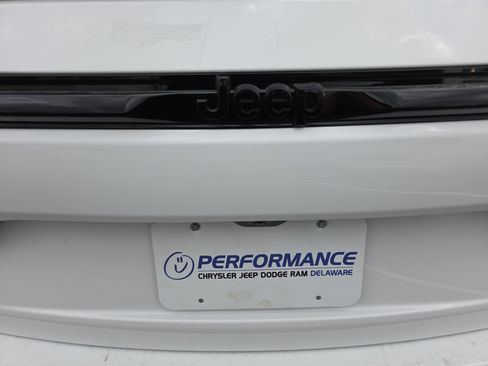 New 2025 Jeep Grand Cherokee Limited w/ Black Appearance Package image 31