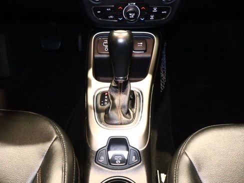 Used 2019 Jeep Compass Latitude w/ Safety & Security Group image 26