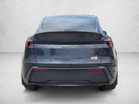 Used 2026 Tesla Model Y AWD image 7
