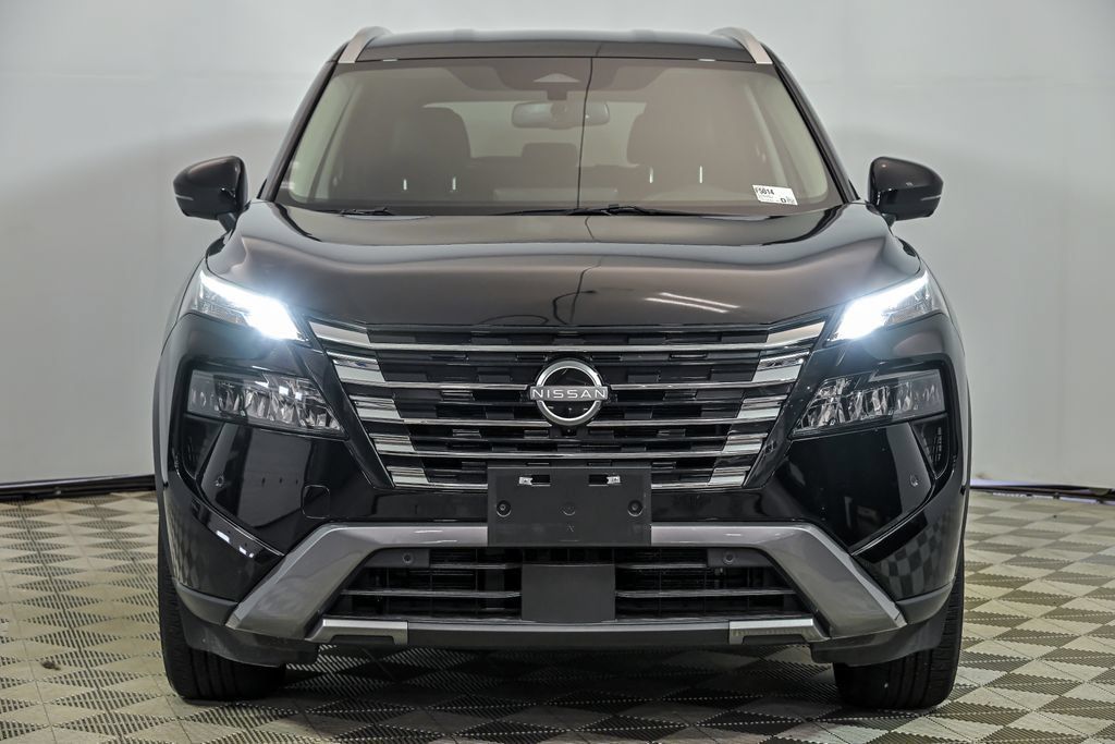 Used 2025 Nissan Rogue SL AWD/4WD image 4