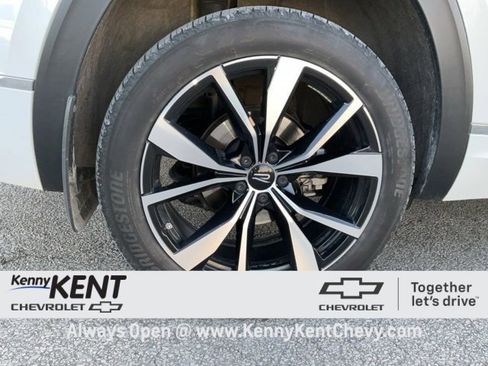 Used 2024 Volkswagen Atlas SEL Premium R-Line image 11