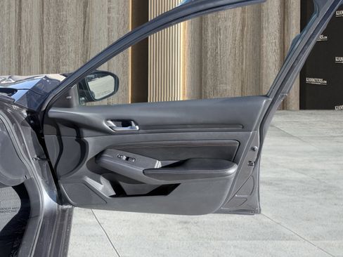 Used 2022 Nissan Altima 2.5 SR image 39