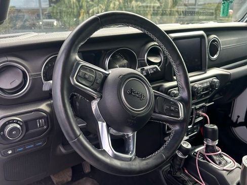 Used 2023 Jeep Wrangler Unlimited Sahara w/ Cold Weather Group image 16