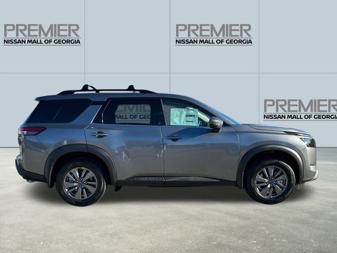 New 2025 Nissan Pathfinder SV w/ SV Premium Package image 4