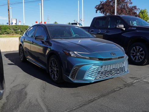 Used 2025 Toyota Camry XSE w/ Premium Package AWD/4WD image 2