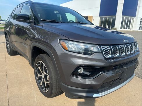 Used 2024 Jeep Compass Limited w/ Sun and Sound Group AWD/4WD image 27