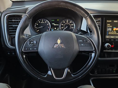 Used 2020 Mitsubishi Outlander SE image 13