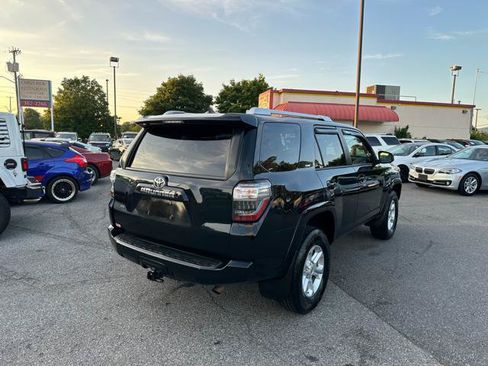 Used 2015 Toyota 4Runner SR5 AWD/4WD image 5