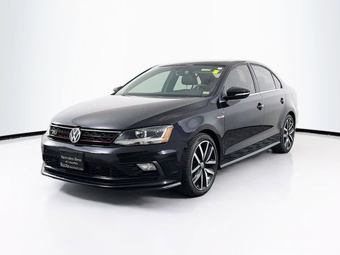Used 2018 Volkswagen Jetta GLI FWD image 3