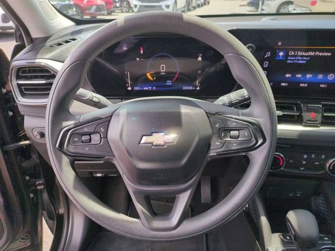 Used 2025 Chevrolet TrailBlazer LT AWD/4WD image 22