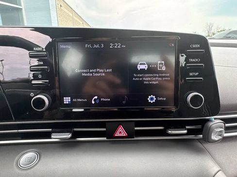 Used 2022 Hyundai Elantra SEL w/ Convenience Package FWD image 12
