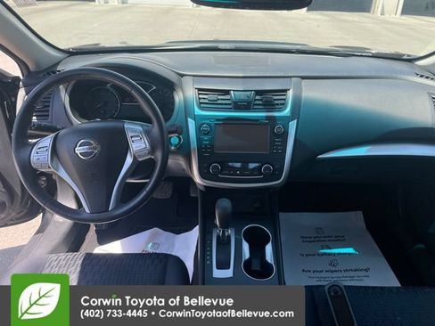 Used 2017 Nissan Altima 2.5 SV w/ Convenience Package FWD image 32