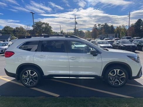 New 2025 Subaru Ascent Limited image 4