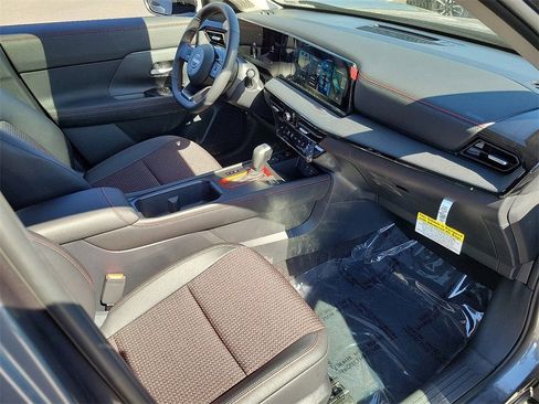 New 2026 Nissan Kicks SR w/ SR Premium Package FWD image 11