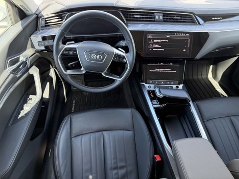 Used 2022 Audi e-tron Premium image 14