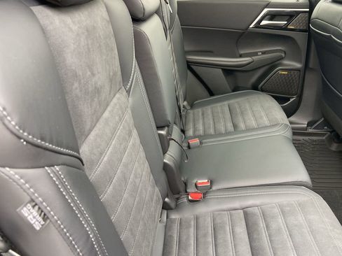 New 2026 Mitsubishi Outlander SE FWD image 24