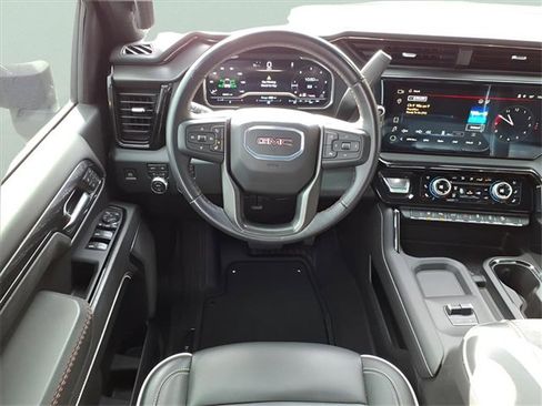 Used 2024 GMC Sierra 2500 AT4X image 17