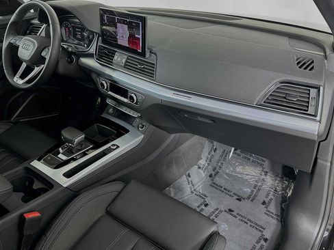 Certified 2025 Audi Q5 2.0T Premium Plus w/ Premium Plus Package AWD/4WD image 28