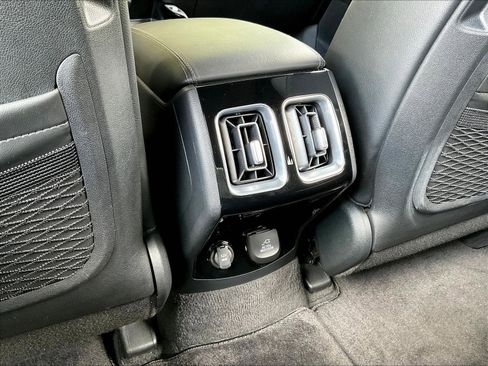 Used 2025 Kia Sorento SX Prestige AWD/4WD image 10